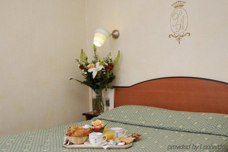 Prince Albert Wagram Paris Quarto foto