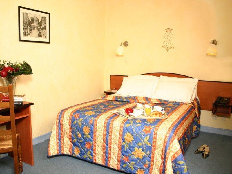 Prince Albert Wagram Paris Quarto foto